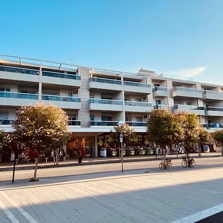 Cozy Flat 200 M From The